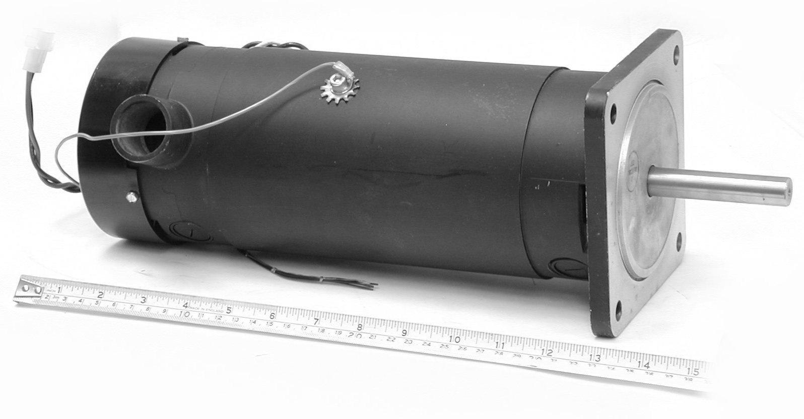 Ametek-119106-230VDC_GS.jpg  (109.5 Kb)