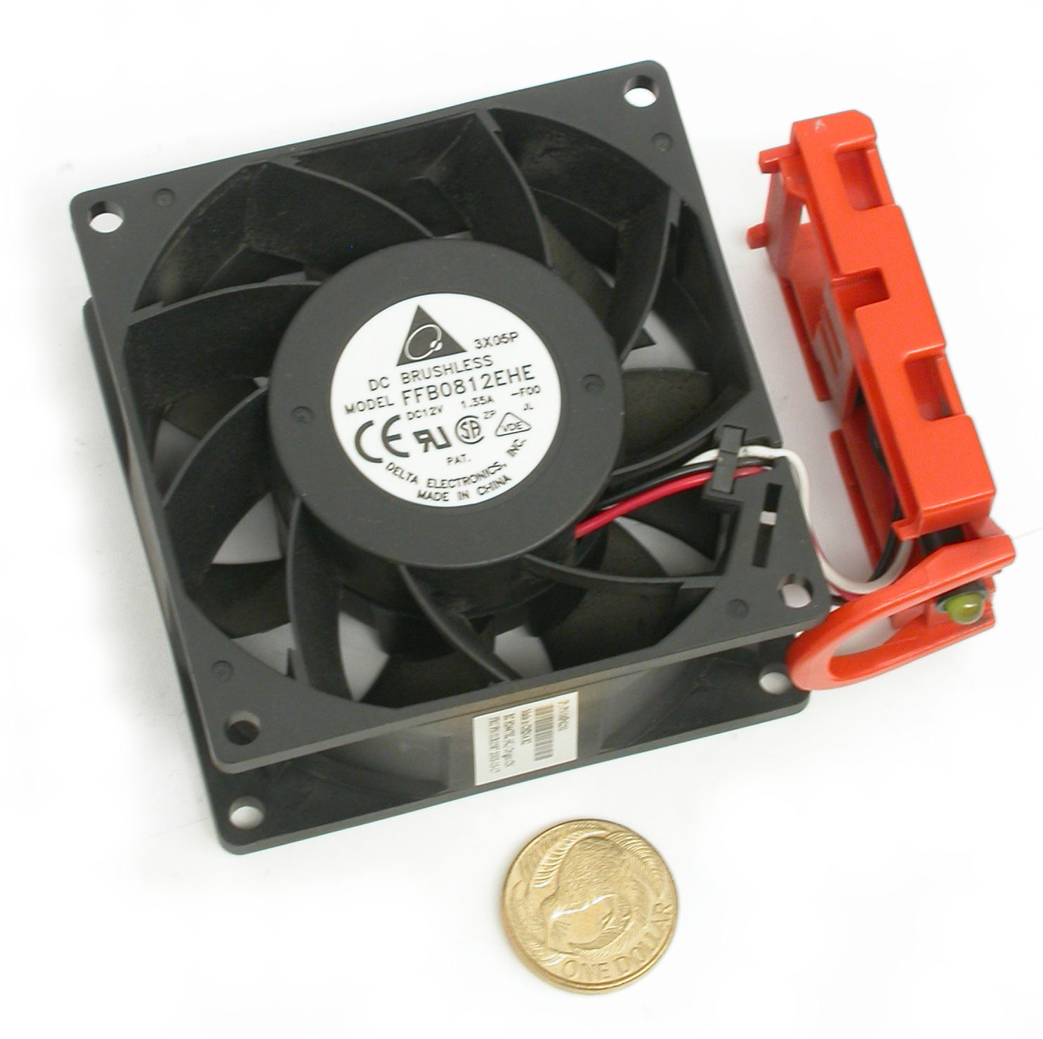 80x38-12Vdc-1A35-3L-FFB0812EHE-Delta-02.JPG  (215.4 Kb)