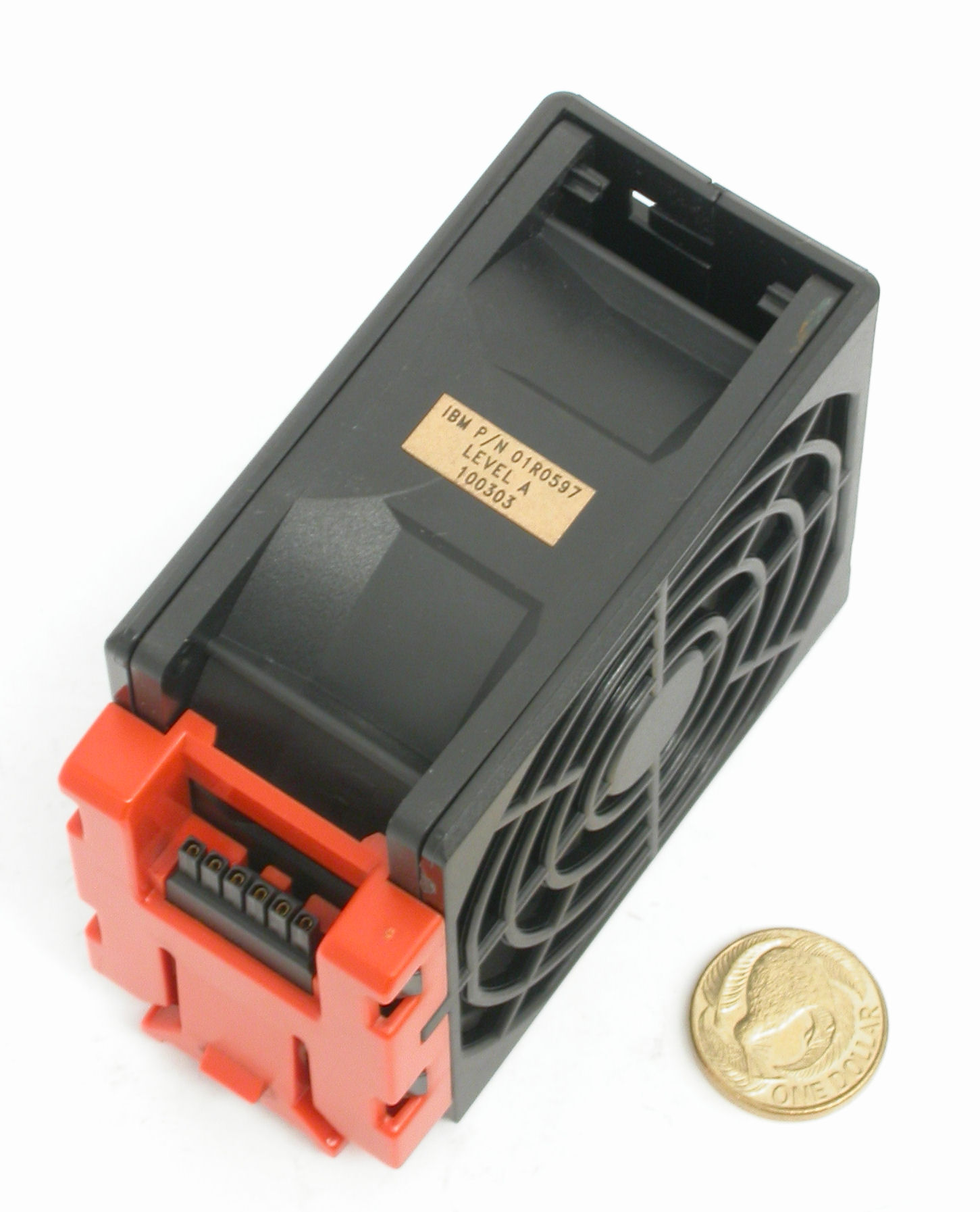 80x38-12Vdc-1A35-3L-FFB0812EHE-Delta-08.JPG  (228.2 Kb)