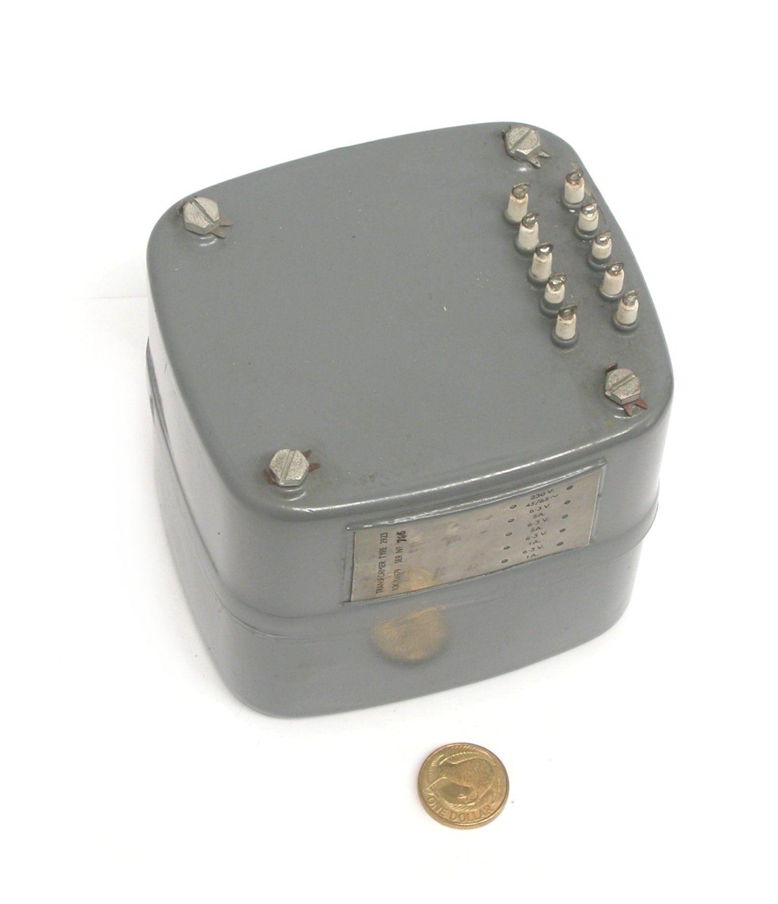 6V3x4-10A-DW-Type2923-Parmeko_01.jpg  (134.1 Kb)